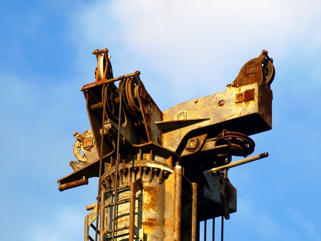construction-construction-equipment-heav-640x480-82773209.jpeg