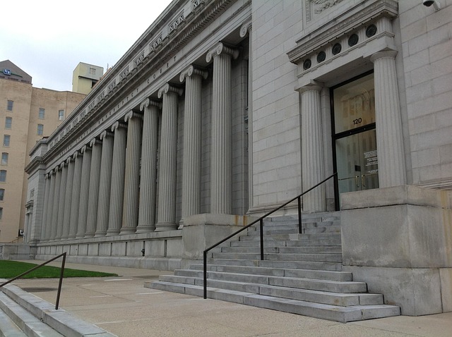 lawyer-640x480-41973325.jpeg