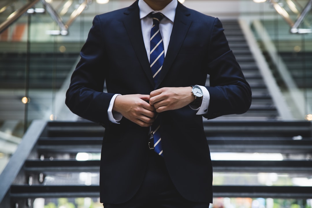 lawyer-640x480-64462018.jpeg