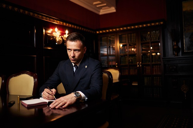 lawyer-640x480-99917037.jpeg