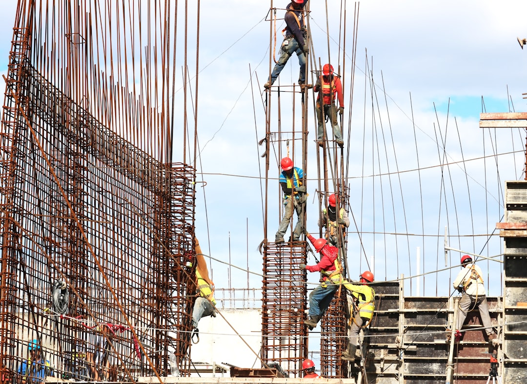 construction-640x480-51319227.jpeg