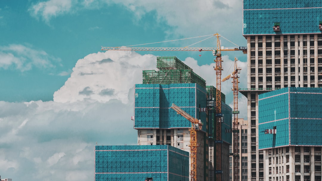 construction-640x480-43837766.jpeg