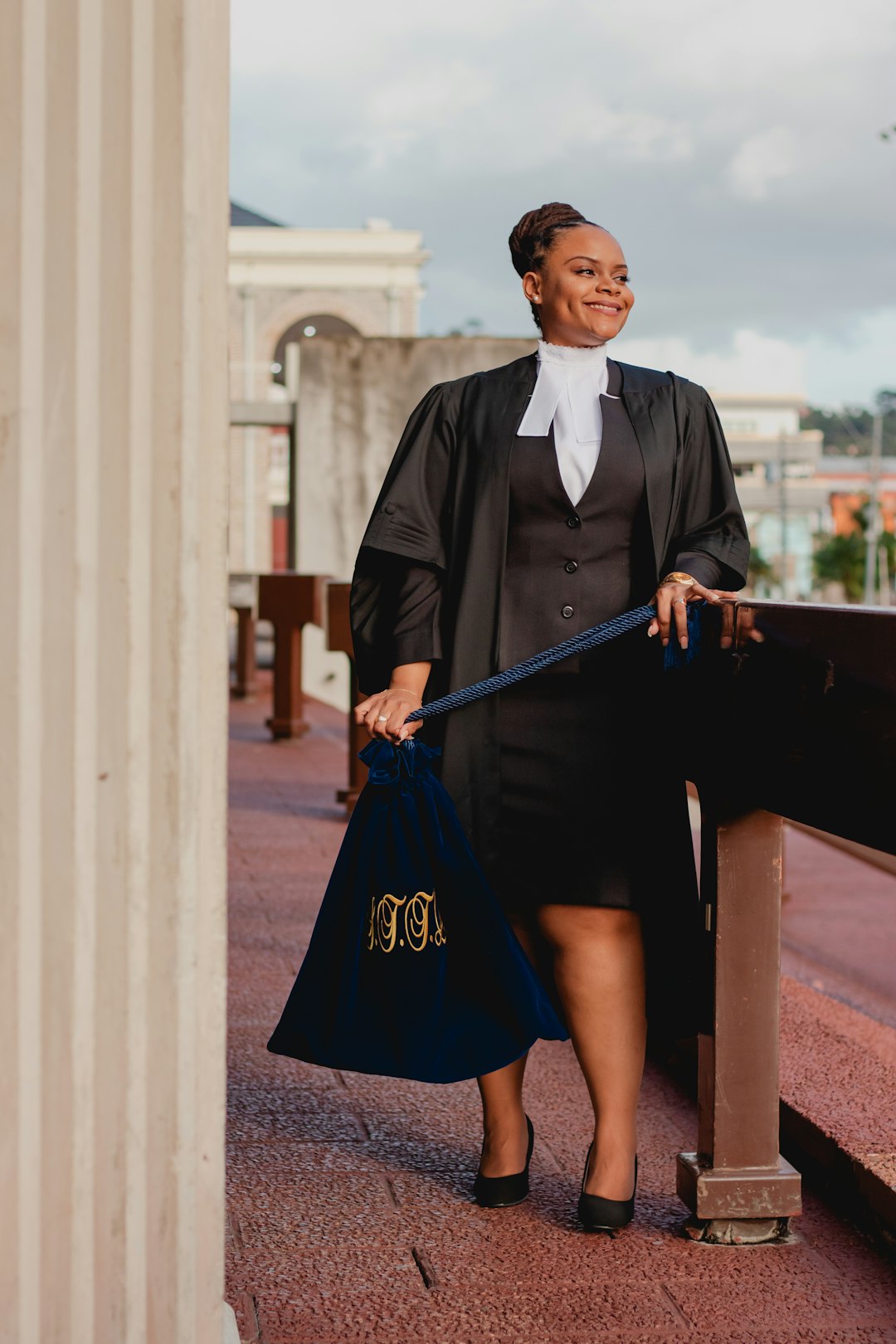 lawyer-640x480-59978022.jpeg