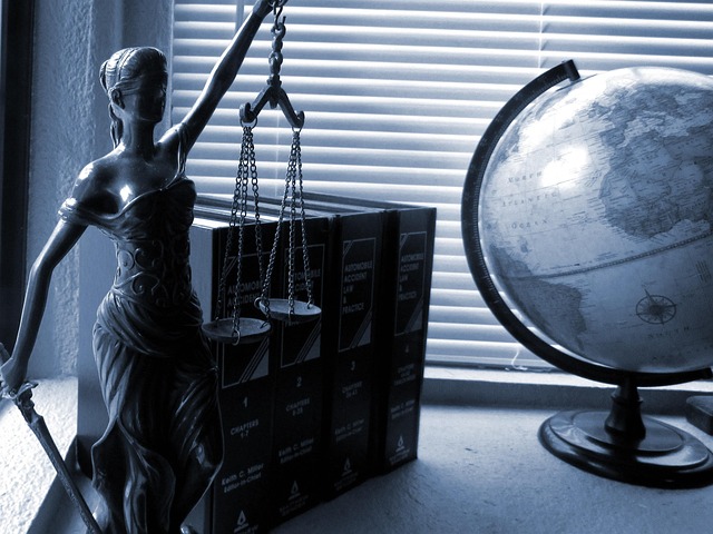 lawyer-640x480-7945947.jpeg