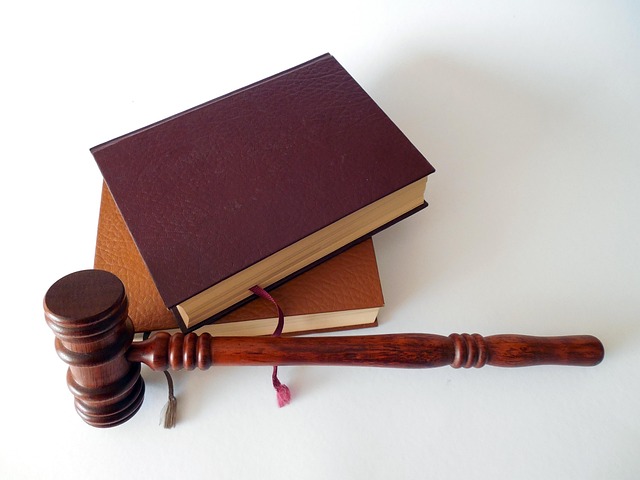 lawyer-640x480-5194570.jpeg