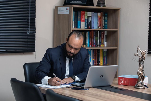 lawyer-640x480-84852633.jpeg