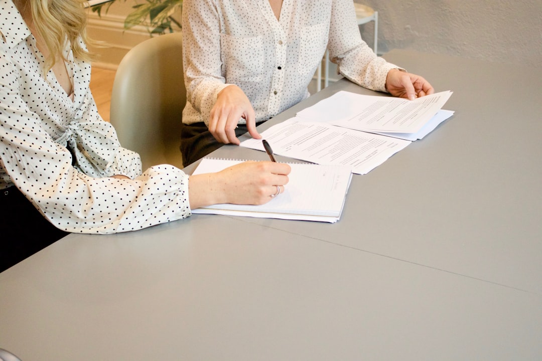 lawyer-640x480-14196058.jpeg