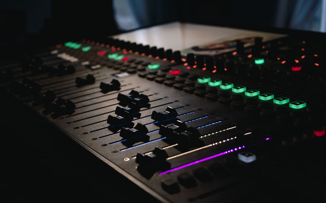 Gear Guide: Headphone Amps, Mixing, & Studio Monitoring